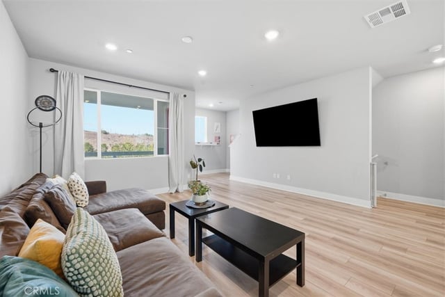 1457 W Longview Lane, San Pedro, CA 90732 — photo 2 of 43
