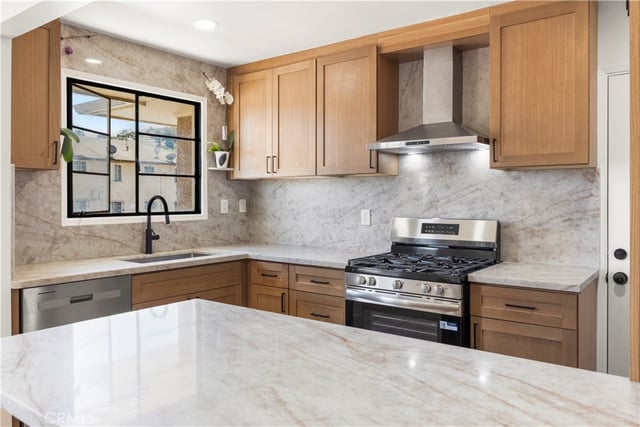 4072 Hillcrest Drive C, Los Angeles, CA 90008 — photo 14 of 31