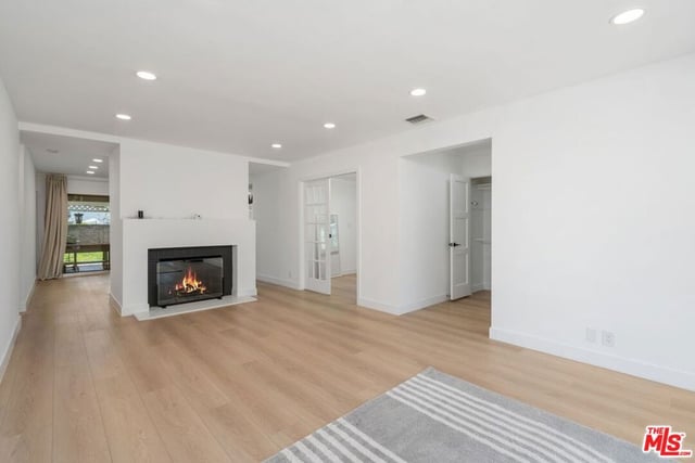 14348 Collins Street, Sherman Oaks, CA 91401 — photo 10 of 32