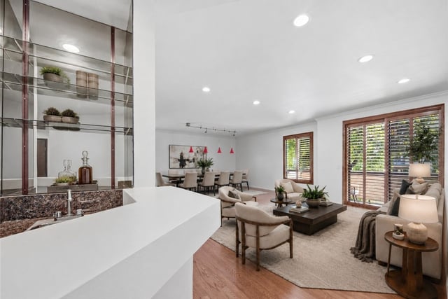 1315 roxbury dr 204, Los Angeles, CA 90035 — photo 4 of 19