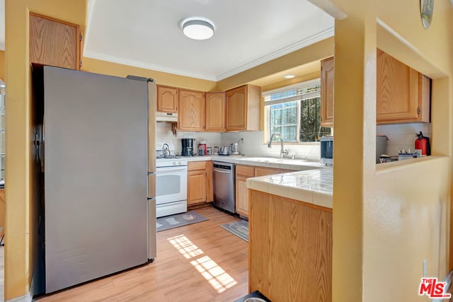 448 W 64th Street, Inglewood, CA 90302 — photo 7 of 39