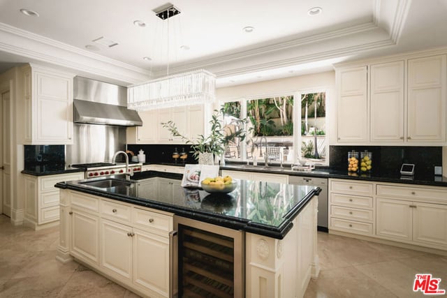 1350 Benedict Canyon Drive, Beverly Hills, CA 90210 — photo 4 of 18