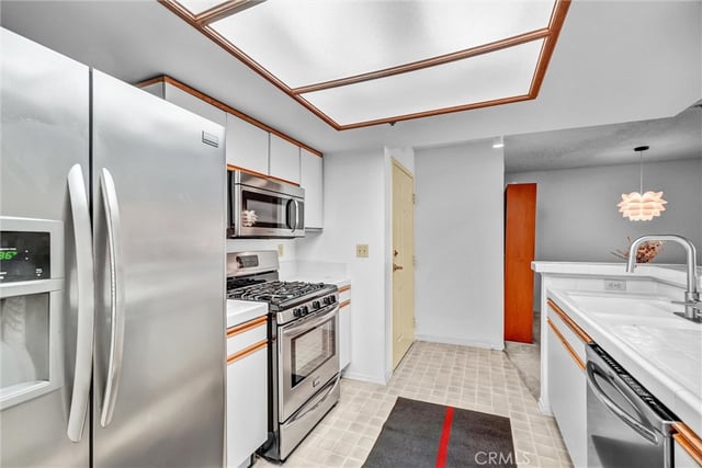 35 Linden Ave Unit 304, Long Beach, CA 90802 — photo 20 of 39