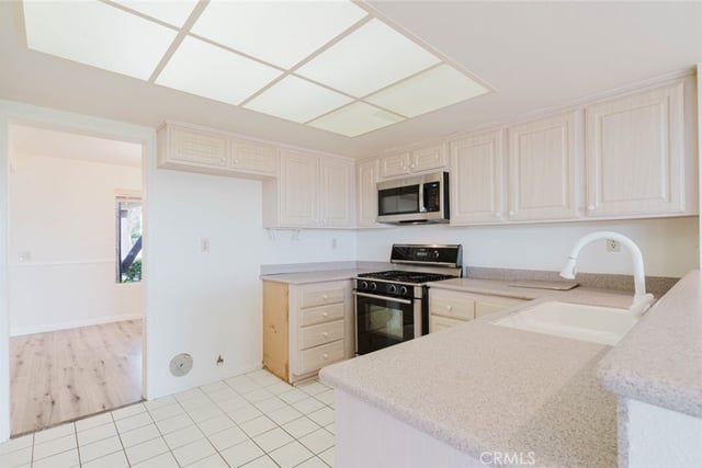 11266 Key West Avenue 5, Porter Ranch, CA 91326 — photo 7 of 34