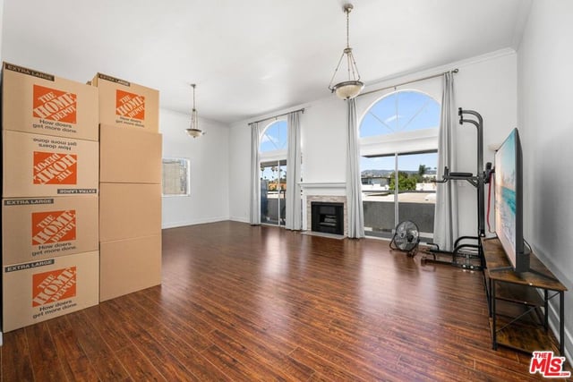 12001 Goshen Avenue 303, Los Angeles, CA 90049 — photo 5 of 25