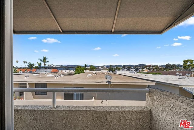 12001 Goshen Avenue 303, Los Angeles, CA 90049 — photo 6 of 25