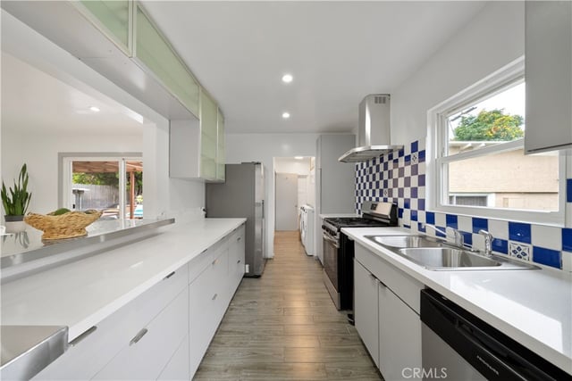 4217 Stewart, Los Angeles, CA 90066 — photo 5 of 24