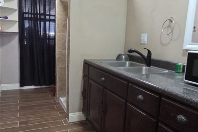 700 W 77th, Los Angeles, CA 90044 — photo 13 of 27