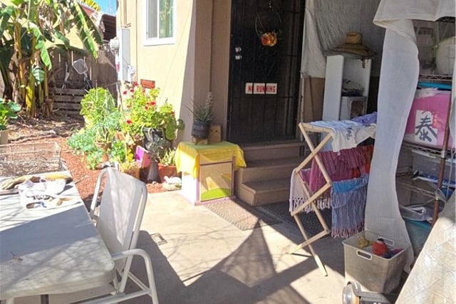 700 W 77th, Los Angeles, CA 90044 — photo 26 of 27