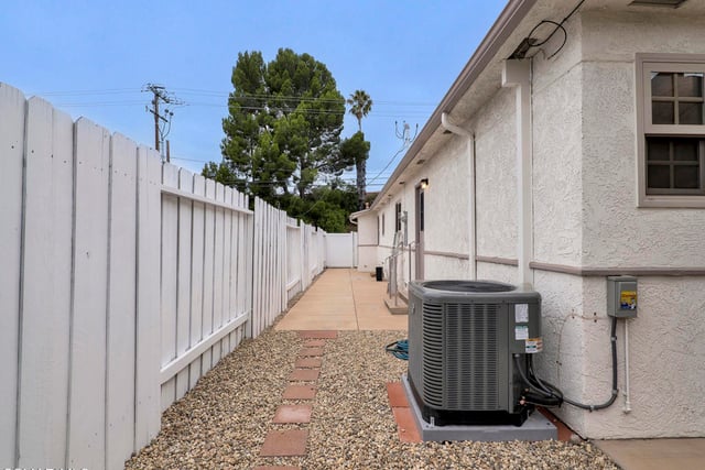 606 Hodencamp Road, Thousand Oaks, CA 91360 — photo 34 of 39