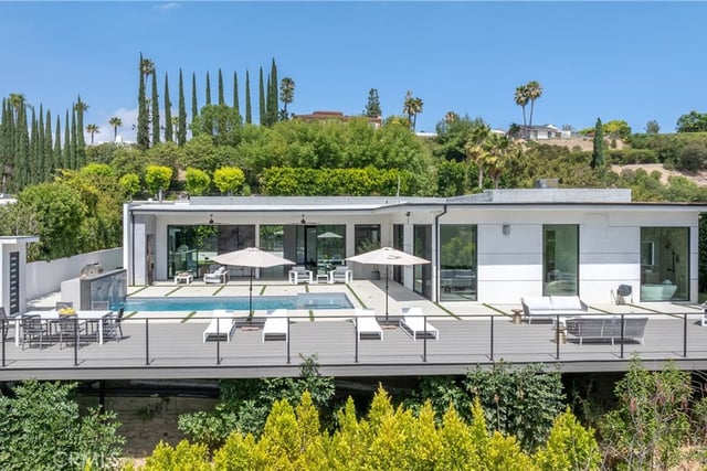 17977 Medley Drive, Encino, CA 91316 — photo 45 of 51