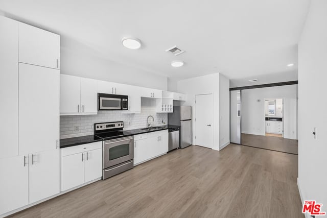3810 Wilshire Boulevard 1108, Los Angeles, CA 90010 — photo 10 of 51