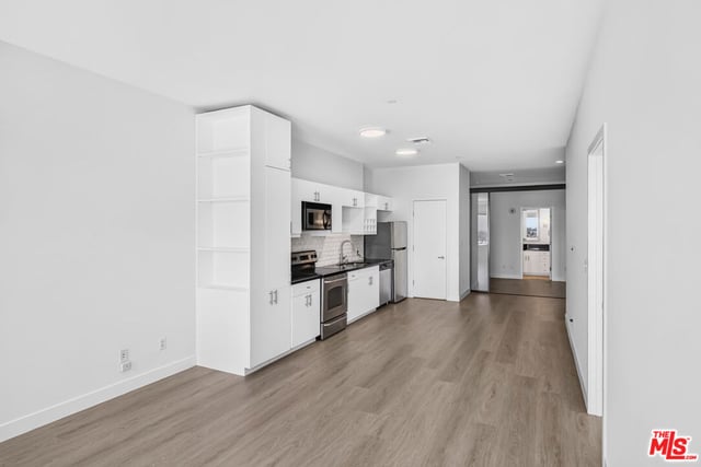 3810 Wilshire Boulevard 1108, Los Angeles, CA 90010 — photo 9 of 51