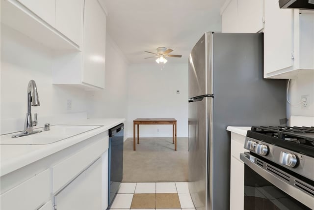 525 S Shelton Street 205, Burbank, CA 91506 — photo 13 of 33