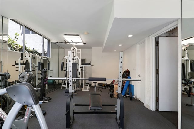 525 S Shelton Street 205, Burbank, CA 91506 — photo 27 of 33