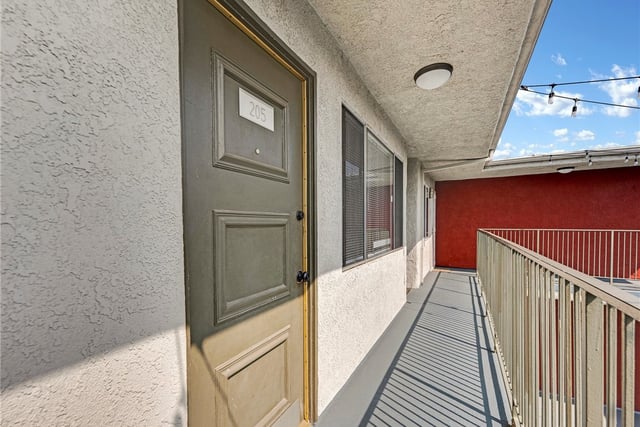 525 S Shelton Street 205, Burbank, CA 91506 — photo 3 of 33