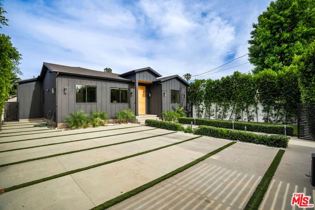 6154 Laurelgrove Avenue, North Hollywood, CA 91606 — photo 3 of 56