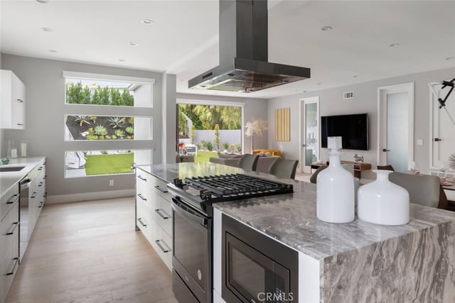 4731 Topanga Canyon Boulevard, Woodland Hills, CA 91364 — photo 10 of 56