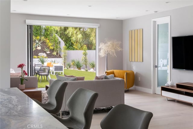 4731 Topanga Canyon Boulevard, Woodland Hills, CA 91364 — photo 12 of 56
