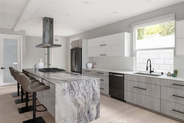 4731 Topanga Canyon Boulevard, Woodland Hills, CA 91364 — photo 3 of 56