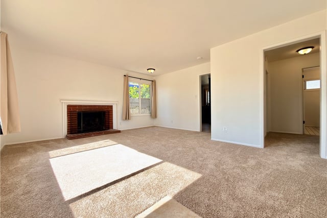 44137 Fern, Lancaster, CA 93534 — photo 7 of 32