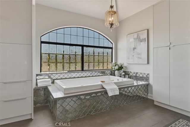 4423 Tedregal Court, Calabasas, CA 91302 — photo 19 of 33
