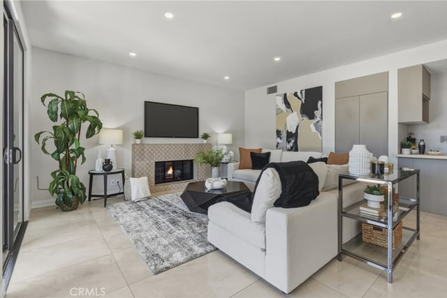 4423 Tedregal Court, Calabasas, CA 91302 — photo 6 of 33