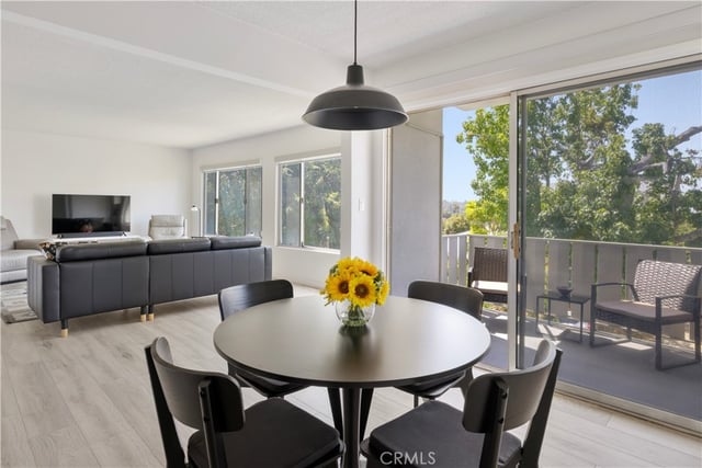 4343 Finley Avenue 27, Los Angeles, CA 90027 — photo 4 of 22