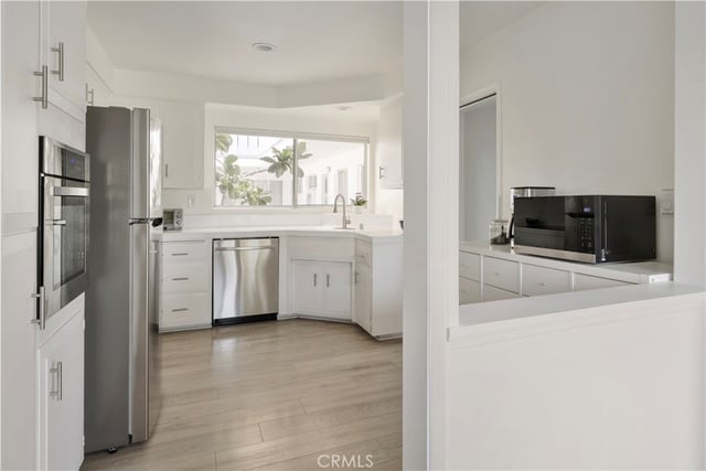 4343 Finley Avenue 27, Los Angeles, CA 90027 — photo 9 of 22