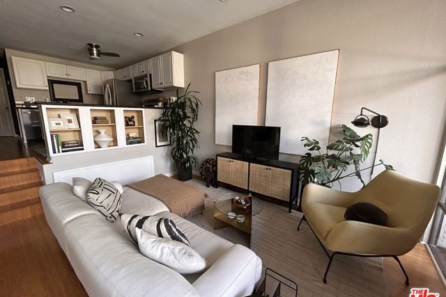 7239 Marina Pacifica Drive S, Long Beach, CA 90803 — photo 4 of 21