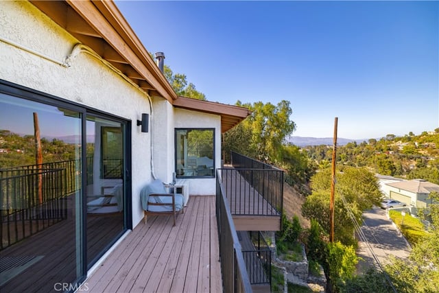 4300 Camello Road, Woodland Hills, CA 91364 — photo 19 of 29