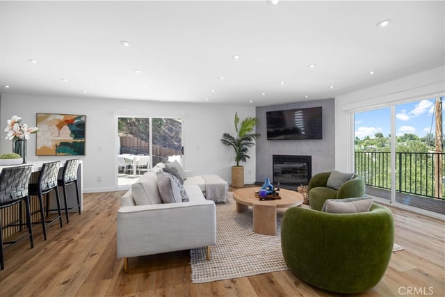 4300 Camello Road, Woodland Hills, CA 91364 — photo 4 of 29