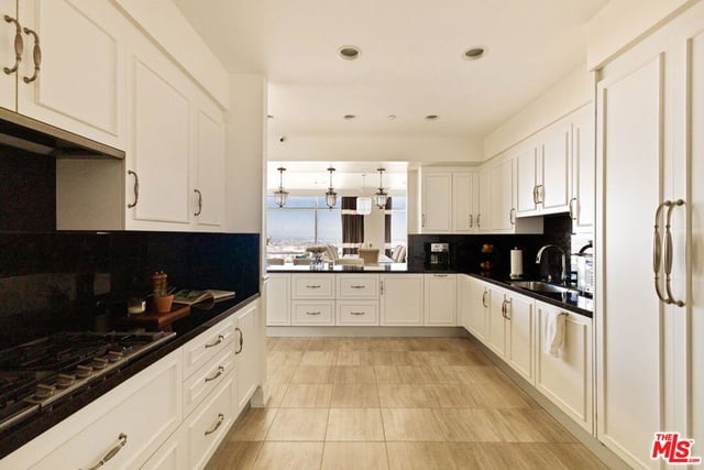 900 W Olympic Boulevard 42E, Los Angeles, CA 90015 — photo 12 of 73