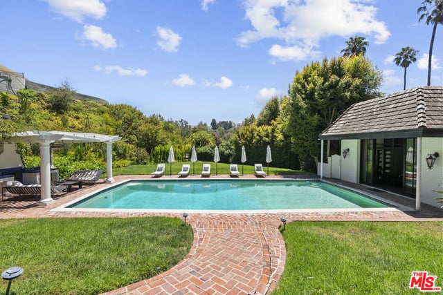 10981 Bellagio Road, Los Angeles, CA 90077 — photo 9 of 38