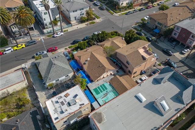 4452 Rosewood Avenue, Los Angeles, CA 90004 — photo 3 of 28