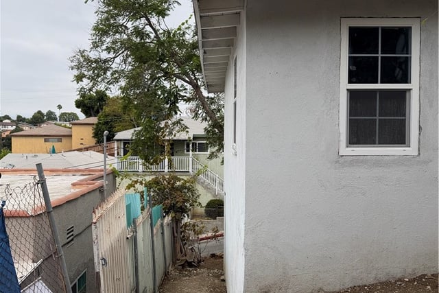 1369 Volney, Los Angeles, CA 90063 — photo 6 of 41