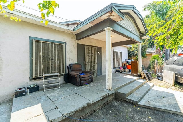 11422 Willowbrook, Los Angeles, CA 90059 — photo 2 of 3