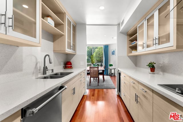 851 N Kings Road 102, West Hollywood, CA 90069 — photo 10 of 27
