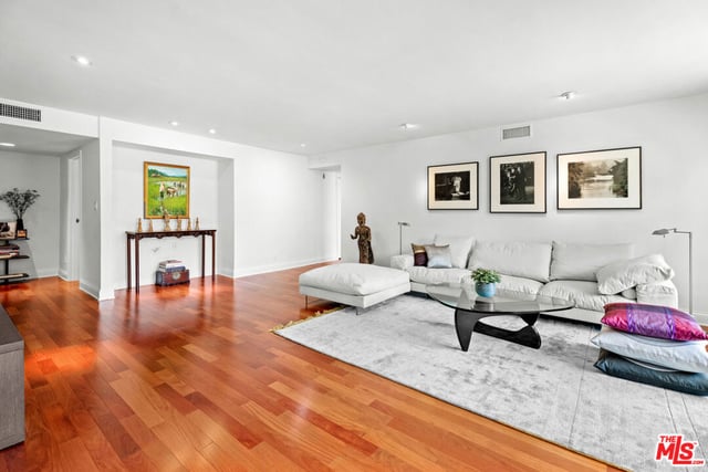 851 N Kings Road 102, West Hollywood, CA 90069 — photo 4 of 27
