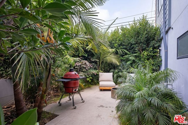 2414 Penmar Avenue, Venice, CA 90291 — photo 7 of 32