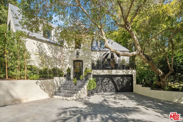 943 Moraga Drive, Los Angeles, CA 90049 — photo 7 of 49