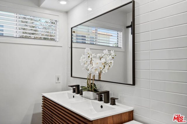 11230 Peach Grove Street 208, Los Angeles, CA 91601 — photo 24 of 40