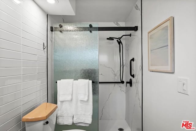 11230 Peach Grove Street 208, Los Angeles, CA 91601 — photo 25 of 40