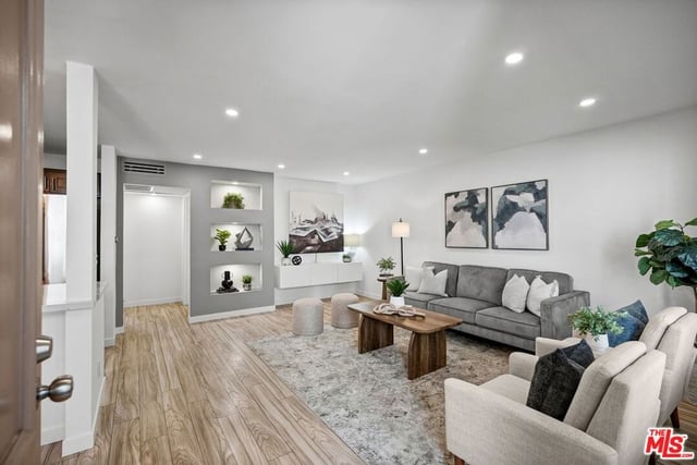 11230 Peach Grove Street 208, Los Angeles, CA 91601 — photo 5 of 40