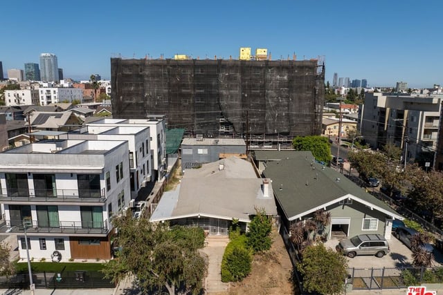 932 S Harvard Boulevard, Los Angeles, CA 90006 — photo 2 of 9