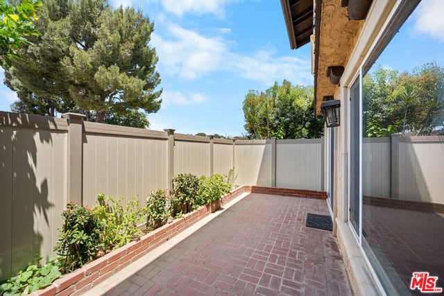 12334 Runnymede Street 5, North Hollywood, CA 91605 — photo 19 of 25