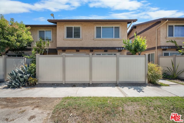 12334 Runnymede Street 5, North Hollywood, CA 91605 — photo 2 of 25