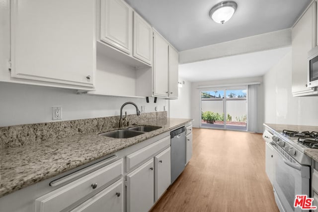 12334 Runnymede Street 5, North Hollywood, CA 91605 — photo 7 of 25