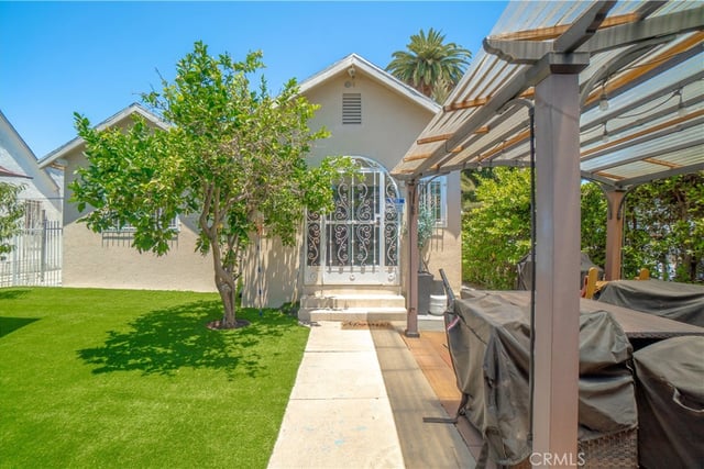 201 W 103rd, Los Angeles, CA 90003 — photo 2 of 34