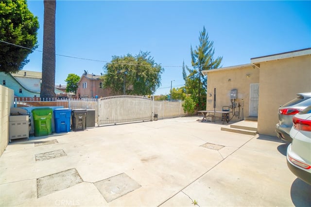 201 W 103rd, Los Angeles, CA 90003 — photo 32 of 34
